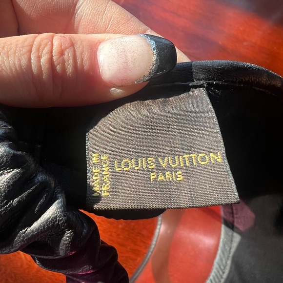 Louis Vuitton Calfskin/Nylon/PVC Monogram Visor in Fuchsia and Black. Like new! - Picture 8 of 10